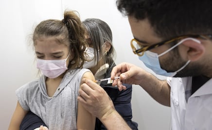 Hospitalizan por covid a 1,000 menores en un día en Estados Unidos