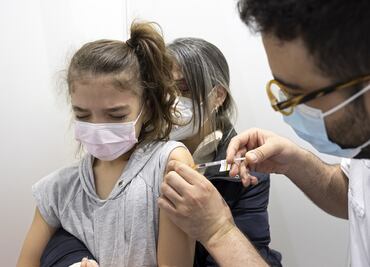 Hospitalizan por covid a 1,000 menores en un día en Estados Unidos