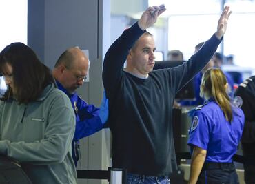 9 consejos para acelerar tu paso por seguridad en el aeropuerto