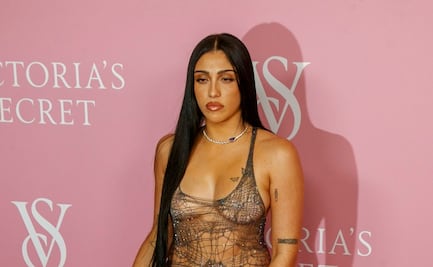 Hija de Madonna lo muestra todo con braless y vestido transparente de tejido metálico