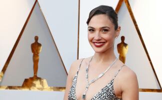 Gal Gadot impacta con belleza sin maquillaje en Israel