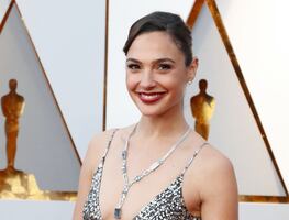 Gal Gadot impacta con belleza sin maquillaje en Israel