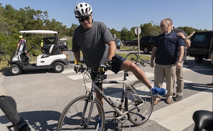 Imágenes. Joe Biden se cayó de su bicicleta tras paseo en parque
