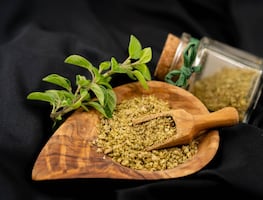 ¿Sabías que el aceite de orégano puede reducir el azúcar en la sangre y fortalecer tu sistema inmune? Cómo usarlo