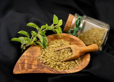 ¿Sabías que el aceite de orégano puede reducir el azúcar en la sangre y fortalecer tu sistema inmune? Cómo usarlo