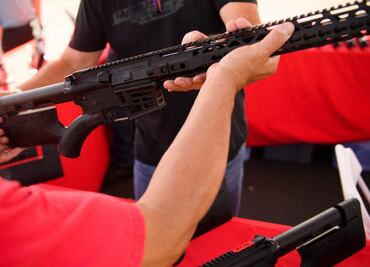 California prohíbe posesión y venta de armas "fantasmas"