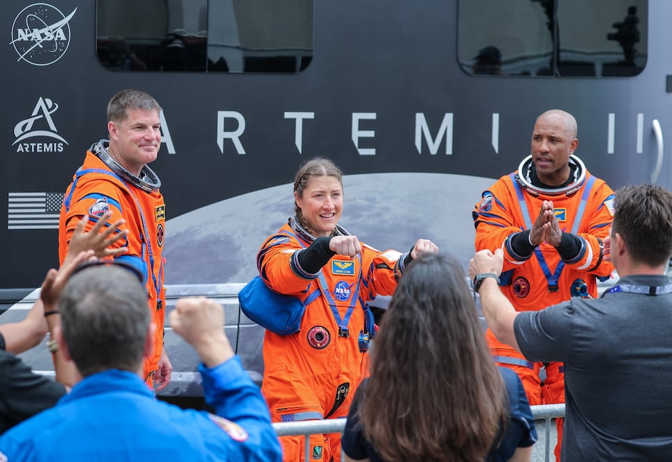 Artemis II, cuenta regresiva: A minutos del despegue: astronautas llegan a la plataforma en Florida. ÚLTIMAS NOTICIAS. EFE/EPA/CRISTOBAL HERRERA-ULASHKEVICH