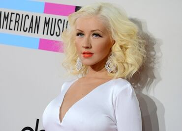 Christina Aguilera luce figura de impacto en piscina