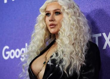 Billboard: Christina Aguilera seduce con ajustado vestido rojo de encaje
