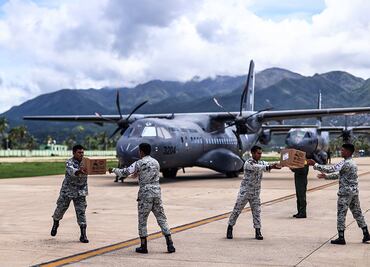 Llegan aviones a Acapulco con ayuda del Ejército mexicano tras el huracán John