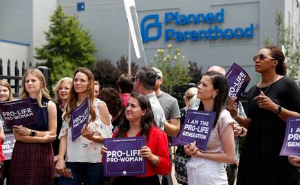 La mitad de las mujeres jóvenes de EU, en riesgo de perder acceso al aborto