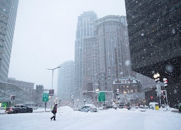 Ola de frío y nieve azota al noreste de EU; suspenden clases en 10 ciudades