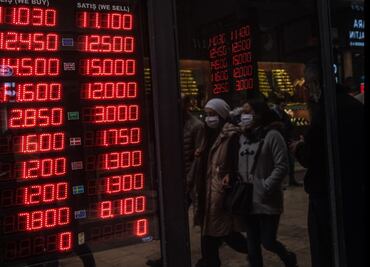 Nueva variante de coronavirus empuja al peso mexicano a su peor nivel del año