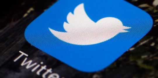 Maestra que pidió a Trump remover "ilegales" recupera su puesto 