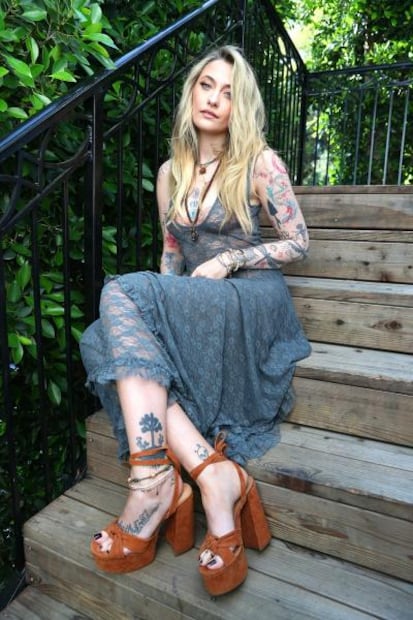 Paris Jackson destila glamour y belleza con vestido de encaje traslúcido 