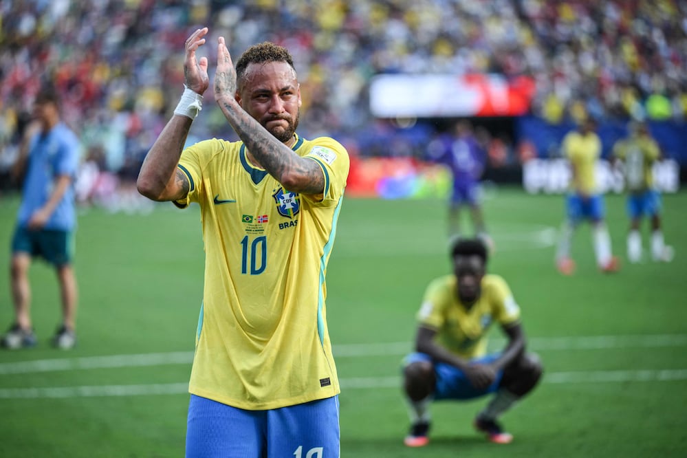 "Di mi sangre y mi vida": Neymar anuncia su retiro de la selección de Brasil. (Photo by ANGELA WEISS / AFP)