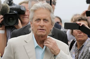 Michael Douglas revela cómo una secta intentó reclutarlo y terminó amenazándolo de muerte