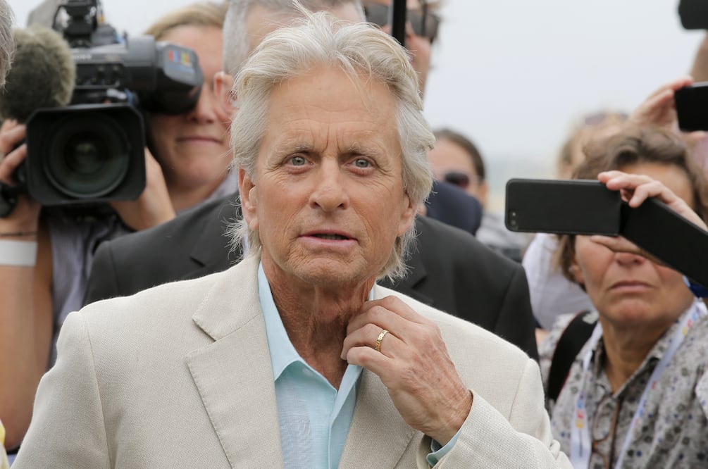 Michael Douglas revela cómo una secta intentó reclutarlo y terminó amenazándolo de muerte. Foto: AP Photo/Lionel Cironneau