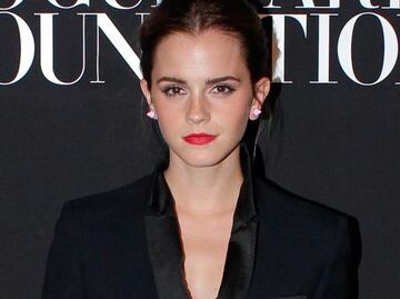 Emma Watson luce minivestido floreado para fiesta en Los Ángeles