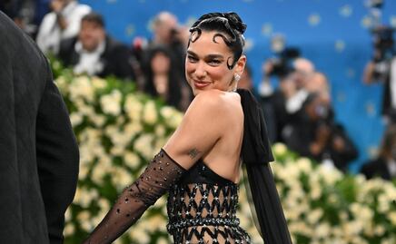 Dua Lipa conquista el verano 2025 con su bikini de cristales más impactante 