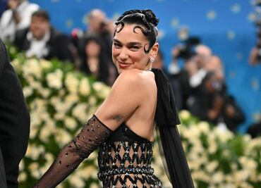Dua Lipa conquista el verano 2025 con su bikini de cristales más impactante