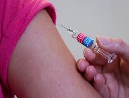 ¿Cómo funcionan las vacunas anti covid? ¿Cuáles son sus efectos?