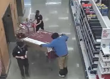 Captan a hombre robando pantalla de 70 pulgadas en tienda de Seattle