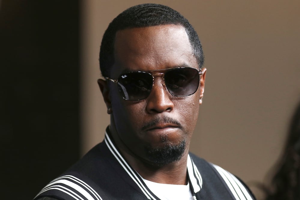 ¿De qué acusan a “Diddy” Combs, magnate de la música? ¿Por qué catearon sus mansiones?. (Foto Willy Sanjuan/Invision/AP, archivo)