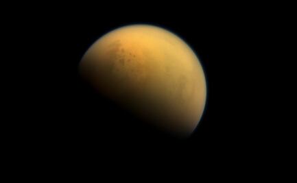 La Luna contiene más agua de lo que se creía