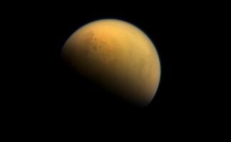 La Luna contiene más agua de lo que se creía