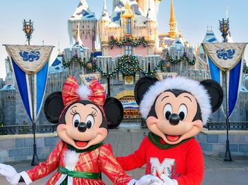 Inicia la temporada navideña en Disneyland Resort en California