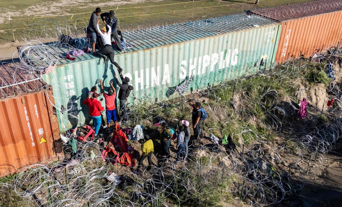 Casi la mitad de migrantes que cruzaron México en 2023 sufrieron abusos: Acnur. Foto: JOHN MOORE / GETTY IMAGES NORTH AMERICA / Getty Images via AFP)