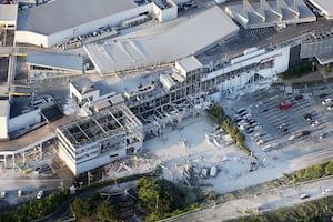 VIDEOS | Terremoto de 7,1 sacude Japón: colapsa un centro comercial y temen decenas de personas atrapadas