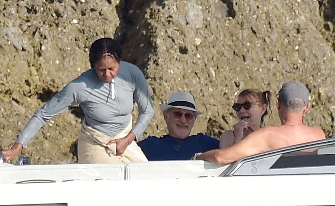 Michelle Obama disfruta de unas millonarias vacaciones con Tom Hanks y Steven Spielberg. Foto: The Grosby Group