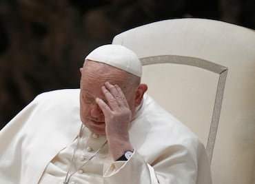 El Vaticano informa que el papa Francisco se encuentra en estado grave tras crisis respiratoria