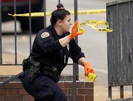 Dos estudiantes heridos tras tiroteo en secundaria de San Luis, Misuri