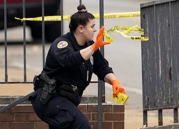 Dos estudiantes heridos tras tiroteo en secundaria de San Luis, Misuri