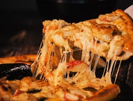 Chicago Pizza Pass, el nuevo pase turístico y ‘foodie’ con más de 25 pizzerías locales en Chicago