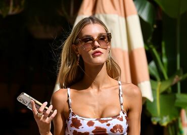 Joy Corrigan luce figura "de impacto" con bikini diminuto en Miami