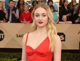 Sophie Turner presume figura en Miami a días de recibir a su segunda hija