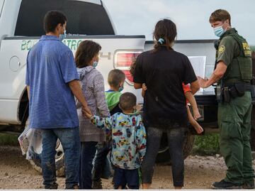 Fronteras de EU no están abiertas, continúa expulsión de migrantes: Mayorkas