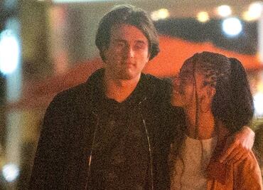 Captan a Malia Obama y su novio en romántica cita por Los Ángeles