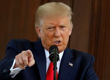 Trump calificó de 'estúpidos' a los latinos, según su exabogado