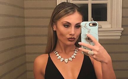 La novia de Luis Miguel presume figura en bikini verde