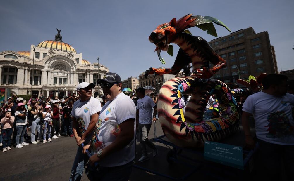 Desfile de Alebrijes 2023 por Día de Muertos. Foto: EFE/José Méndez