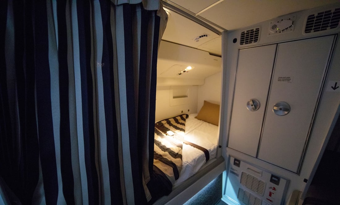 ¿Dónde descansan y duermen las azafatas en los aviones? Foto: iStock-Rathke