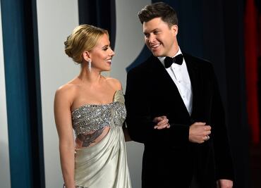 Scarlett Johansson se casa en ceremonia 'íntima' con el cómico Colin Jost