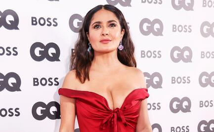 Salma Hayek "roba miradas" con vestido rojo de impacto en los GQ Awards