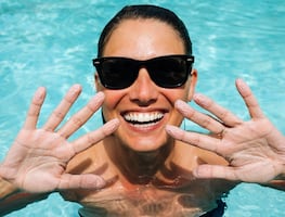 ¿Por qué se arruga la piel de las manos con el agua? ¿Tiene algún beneficio?