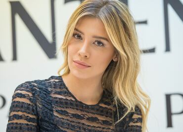 Michelle Salas conquista Capri, Italia, con minivestido blanco